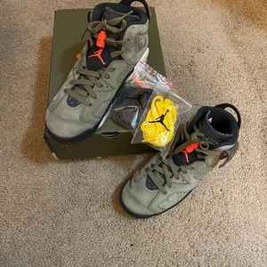 Air Jordan Retro 6 x Travis Scott
